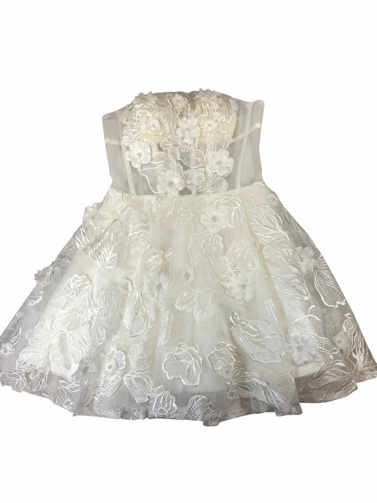 Dresses & Skirts - Strapless White Floral Lace Party Dress